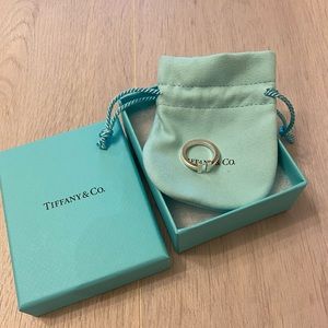 Tiffany & Co. Silver T ring - Size 5